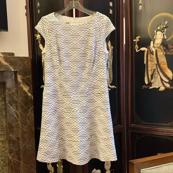 Anne Klein Black and White Sheath swing Dress - Picture 1 of 8